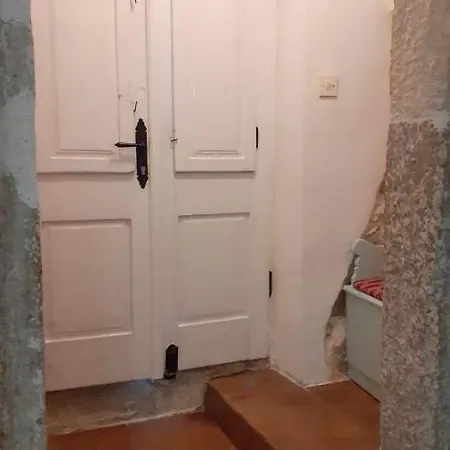 Manuela Apartman *